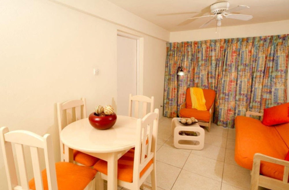 Melrose Beach Apartments Inc Bridgetown Luaran gambar
